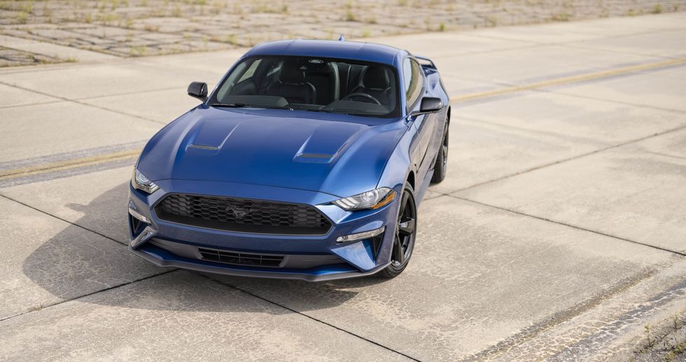 2022 ford mustang 1