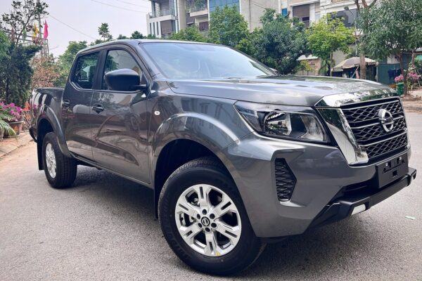 Tin tức giá xe: Nissan Navara giảm hơn 80 triệu tại đại lý, bản cao nhất chưa đến 900 triệu
