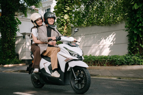Yadea ra mắt xe máy điện giống Honda Vario, chạy tới 110km/sạc