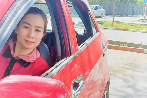 Học lái xe – đâu chỉ thắng và ga – Kỳ 1: Đừng rụt rè, hãy quyết tâm cầm vô lăng