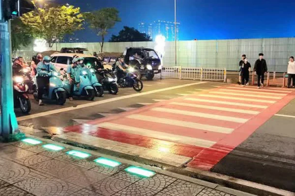 Cần tăng đèn tín hiệu giao thông trên mặt đất