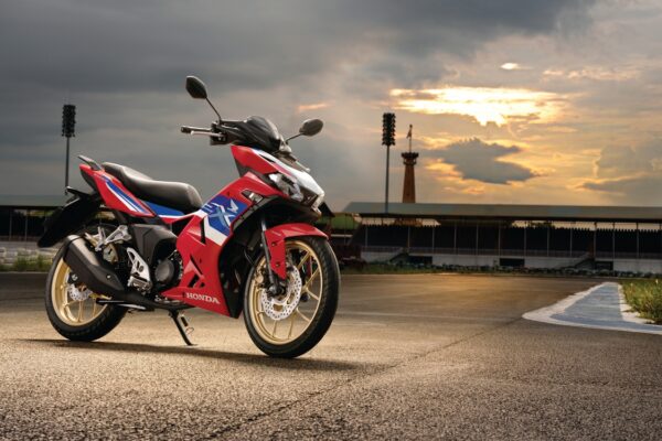 Honda Winner X giảm giá tới 16 triệu đồng, cạnh tranh quyết liệt Yamaha Exciter