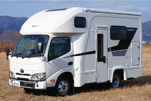 Nhà di động chỉ ngang cỡ Hyundai Custin: Nền tảng Toyota, đủ tiện nghi, ở được tới 6 người